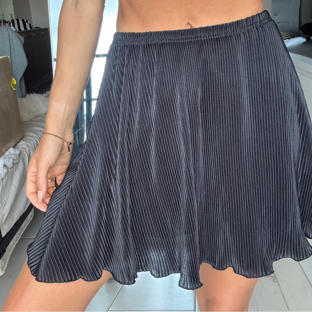 Ribbed Black Skirt
